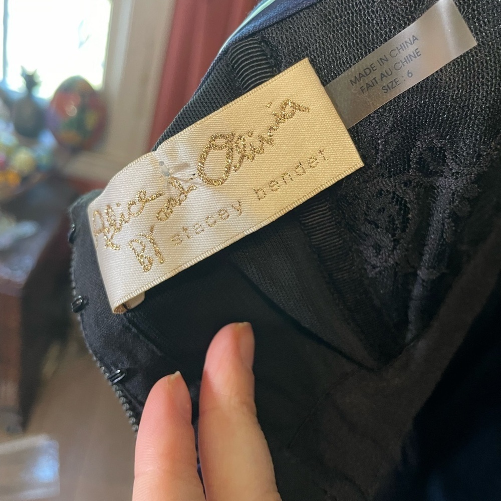 Alice + Olivia Black and Navy Silk Layered Ruffle Strapless Gown US 6 $700+ - Picture 5 of 8